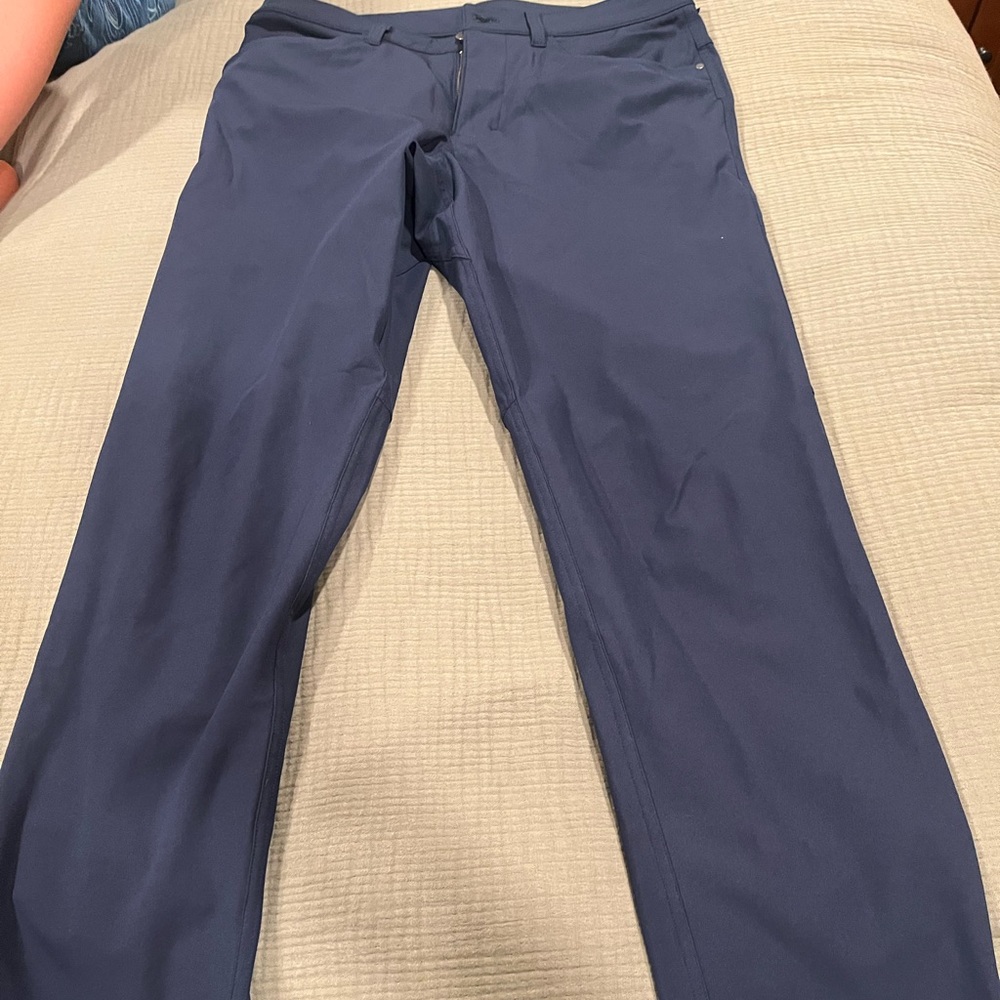 Lululemon ABC Classic fit 5 pocket 31 waist and 32 length - warpstreme